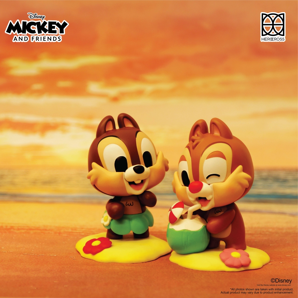 Mickey Mouse & Friends Beach Blind Box Set | HEROCROSS