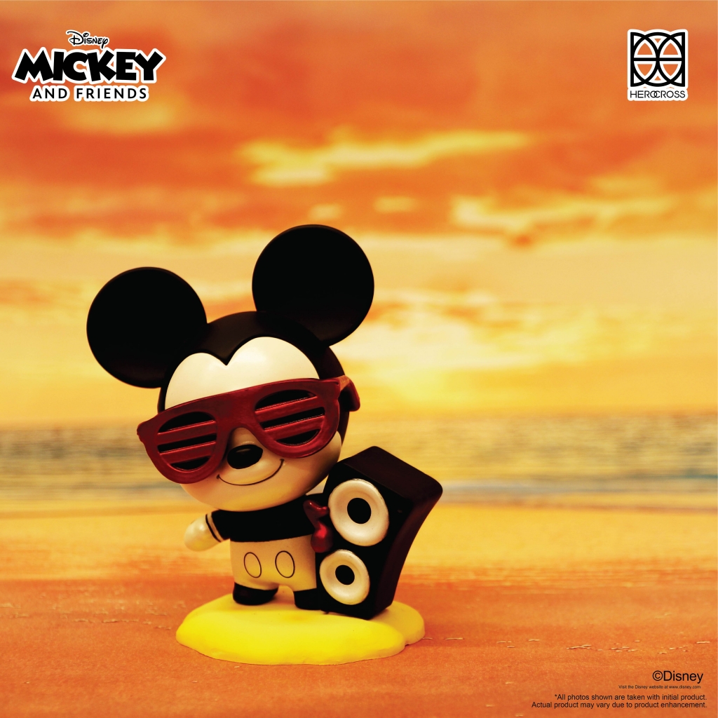 Mickey Mouse & Friends Beach Blind Box Set | HEROCROSS